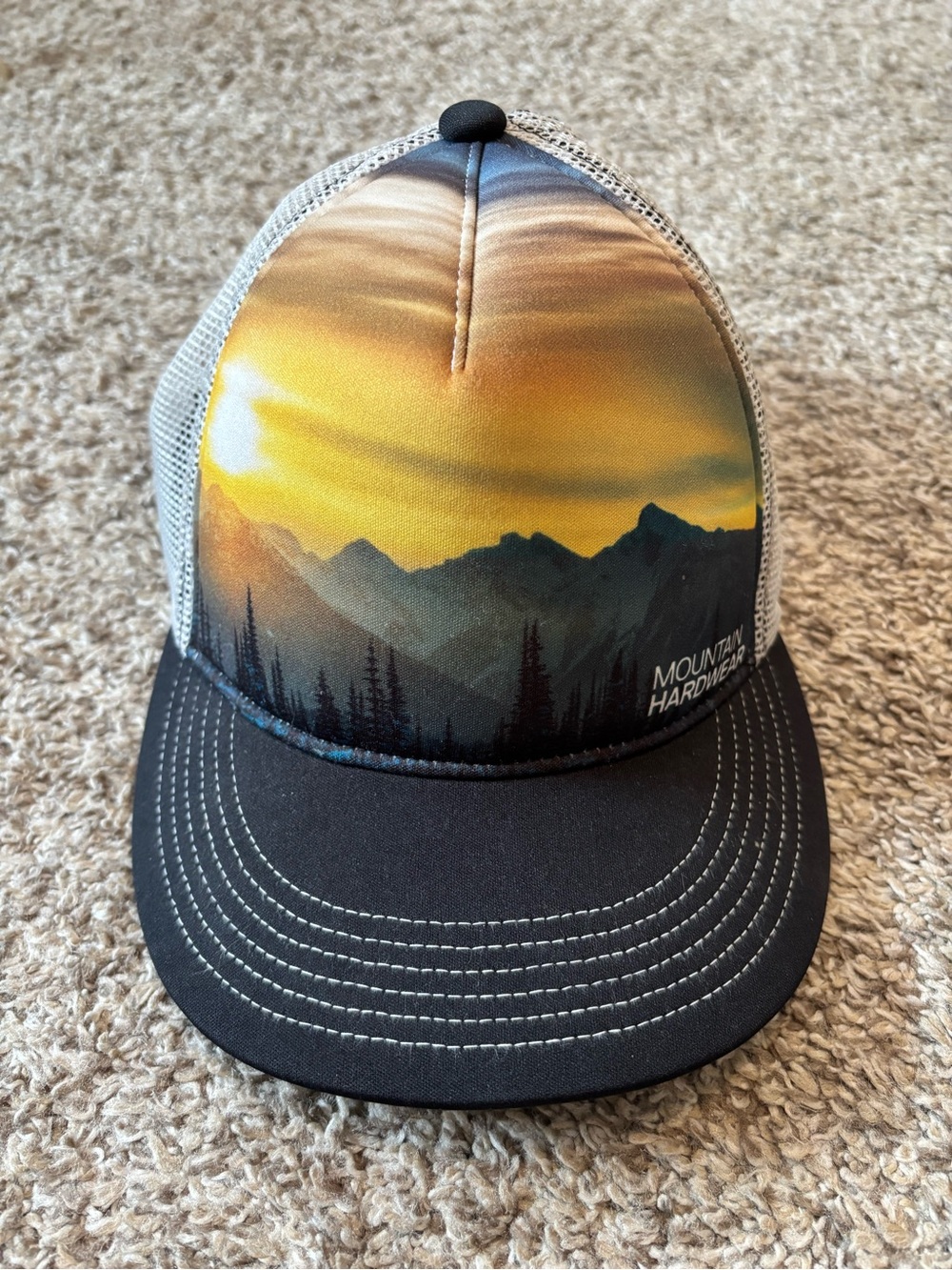 Mountain hardewear trucker hat
